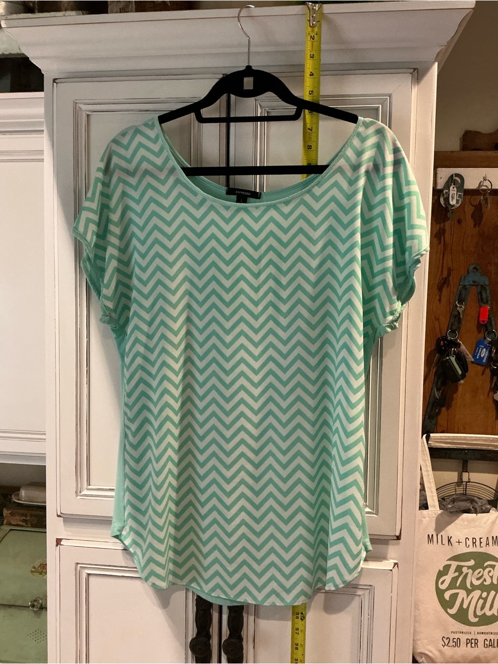 Expresso Chevron Designed Front Top in Size Large